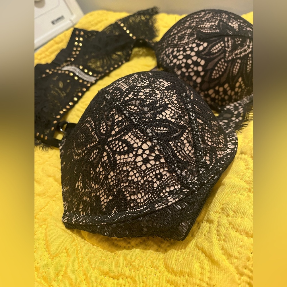 Previously Loved Vs Bra - image 5